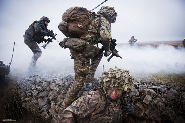uk-ministry-of-defencebritish-soldiers-training-with-the-french-foreign-legionuk-france-french-clothing-military-smoke-trench-international.jpg